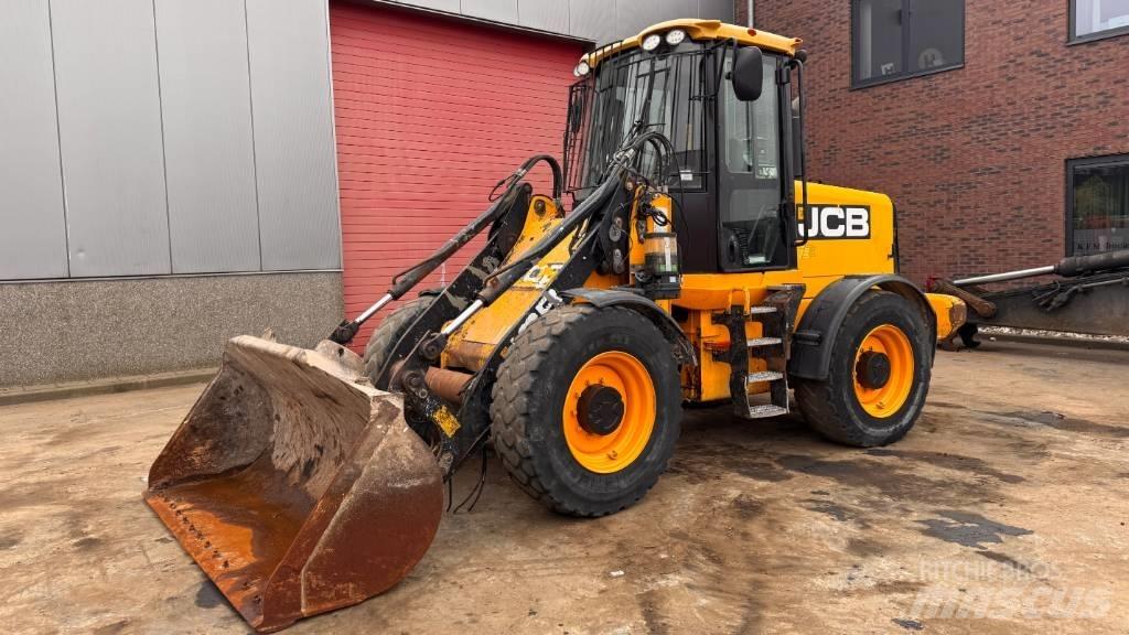 JCB 411 Pás carregadoras de rodas