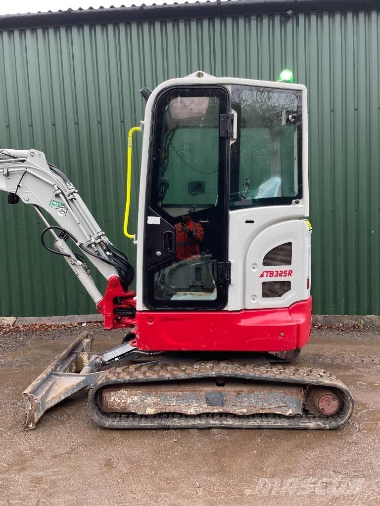 Takeuchi TB 325 R Mini Escavadoras <7t