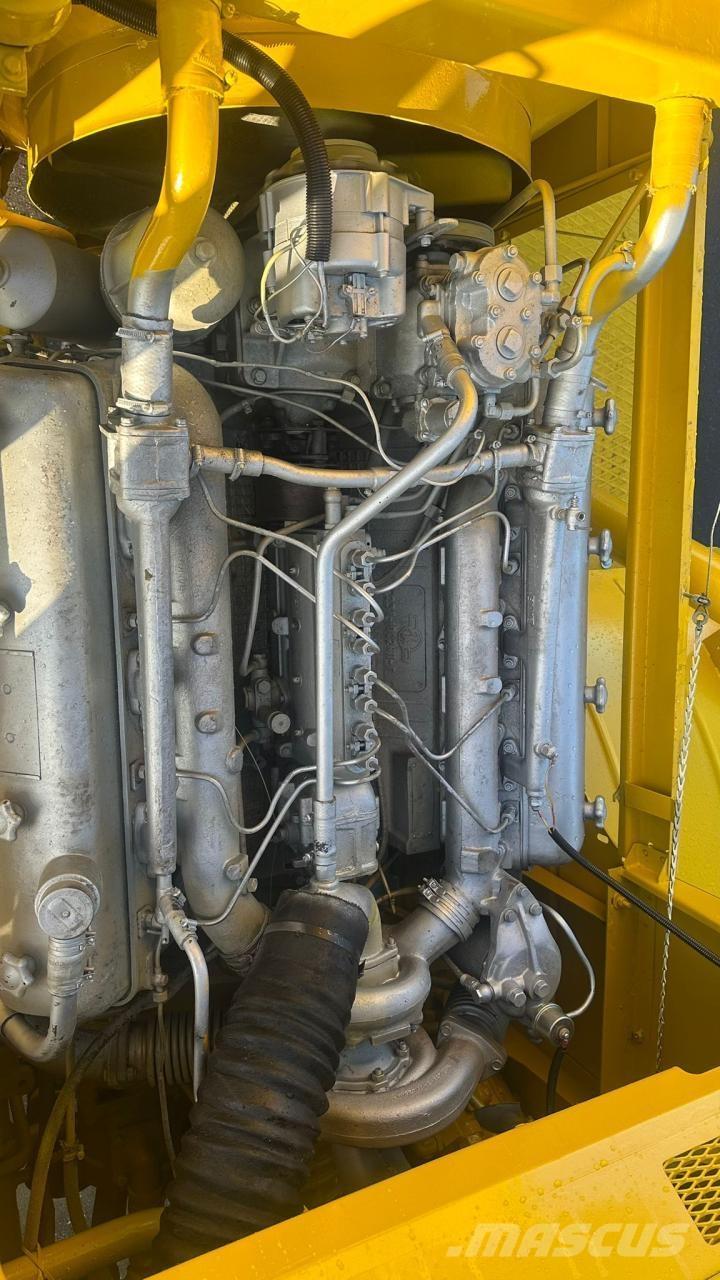 Kirovets K700A V8 Tratores Agrícolas usados