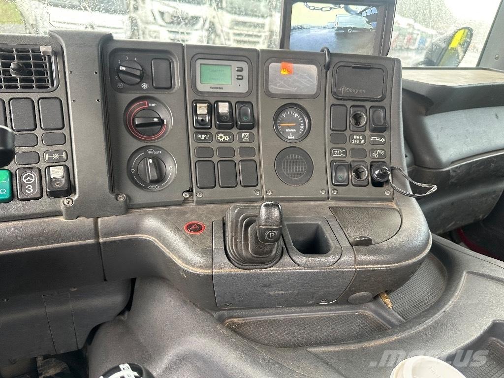 Scania P114 8x2*6 Camiões caixa desmontável com elevador de cabo