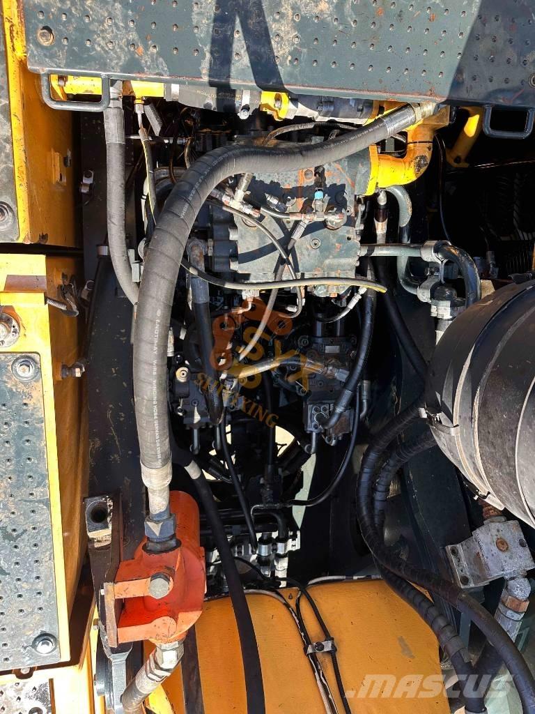 Hyundai Robex 520 VS Escavadoras de rastos