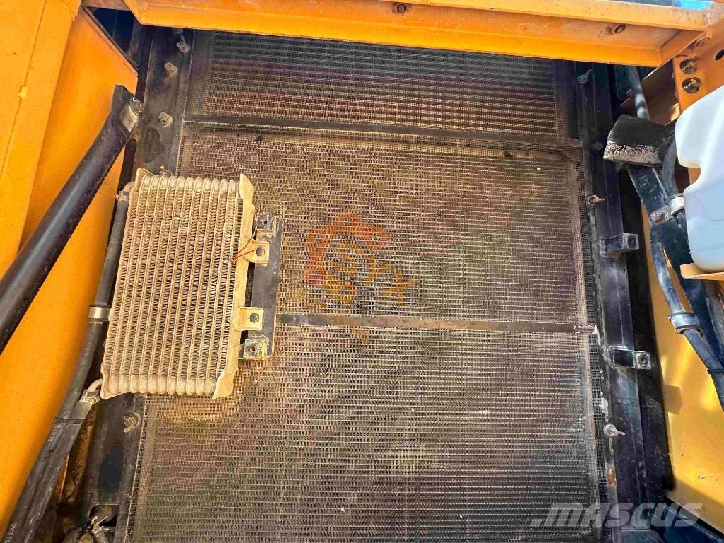 Hyundai Robex 520 VS Escavadoras de rastos