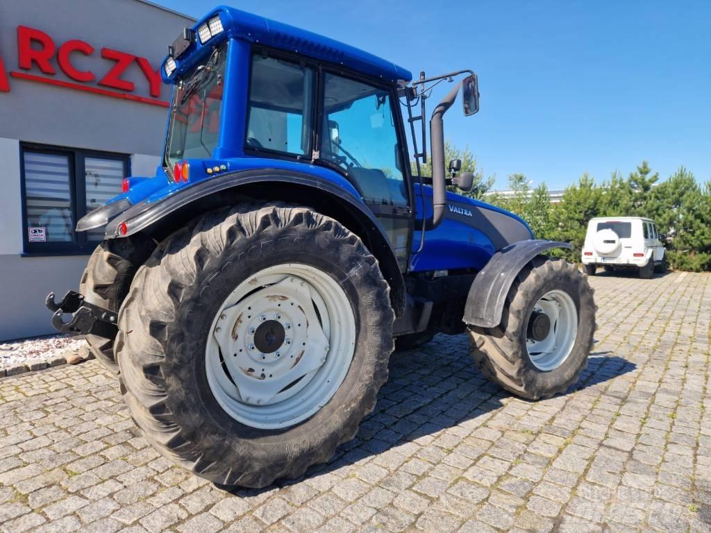Valtra T 140 Tratores Agrícolas usados