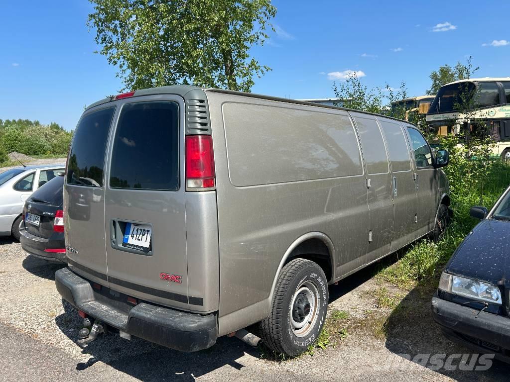 GMC Savana G3500 Carrinhas de caixa fechada