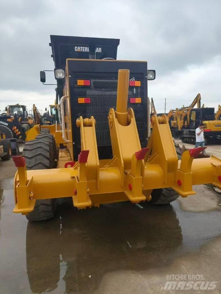 CAT 140K Motoniveladoras