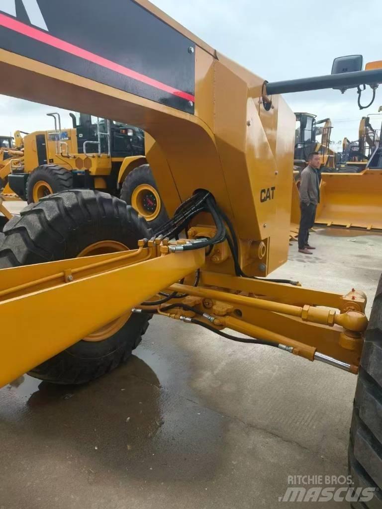 CAT 140K Motoniveladoras