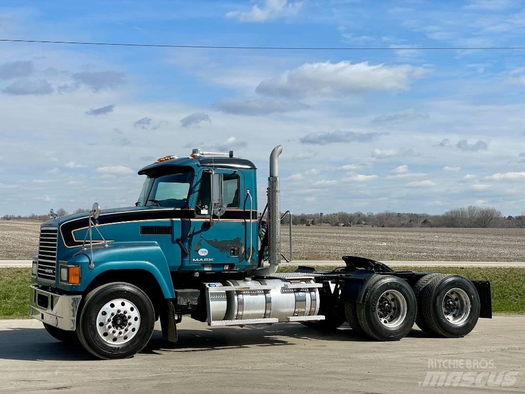 Mack CHU613 Tractores (camiões)