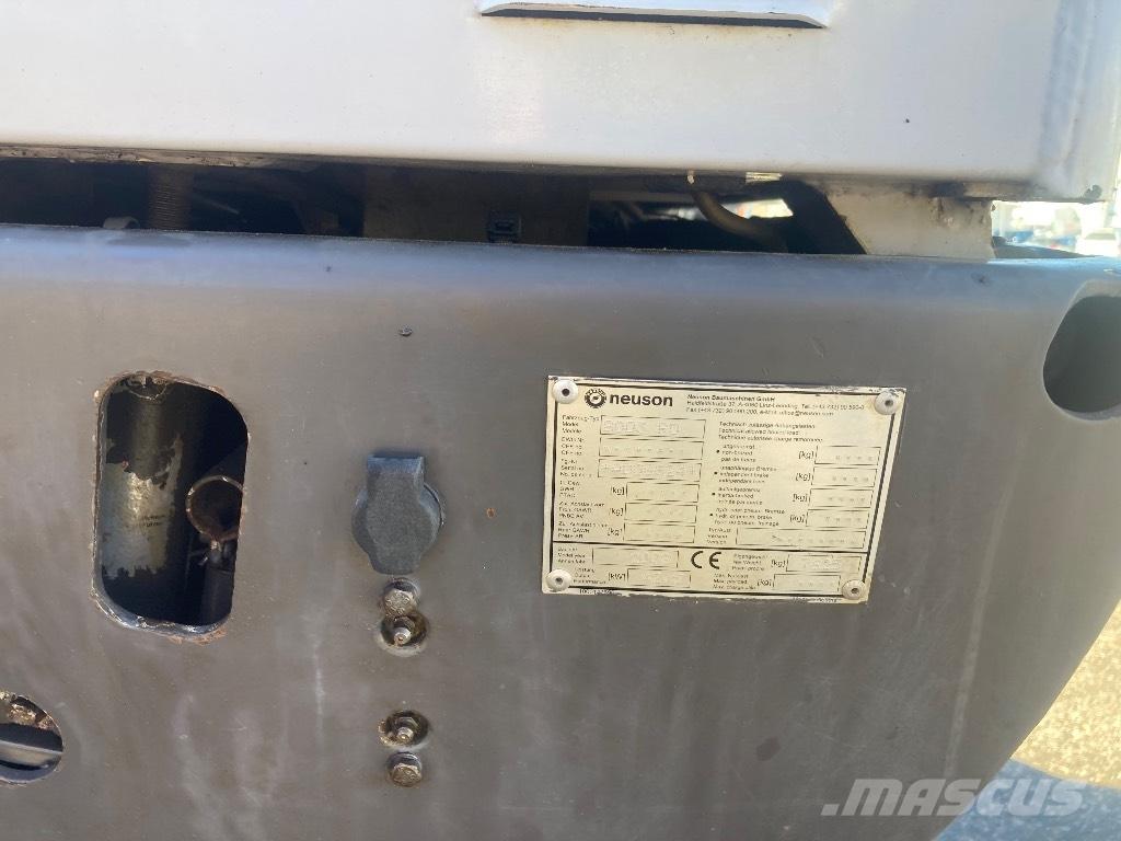 Neuson 8003 RD Escavadoras Midi 7t - 12t