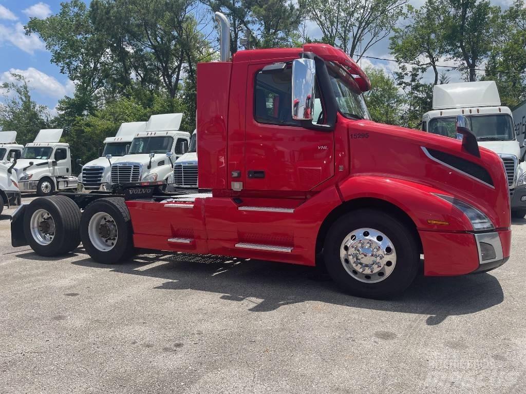 Volvo VNL64T300 Tractores (camiões)