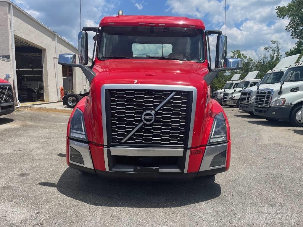 Volvo VNL64T300 Tractores (camiões)