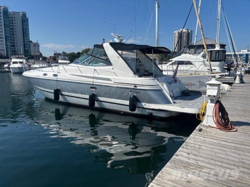  Cruisers Yachts 3870 Batelões / barcaças e pontões