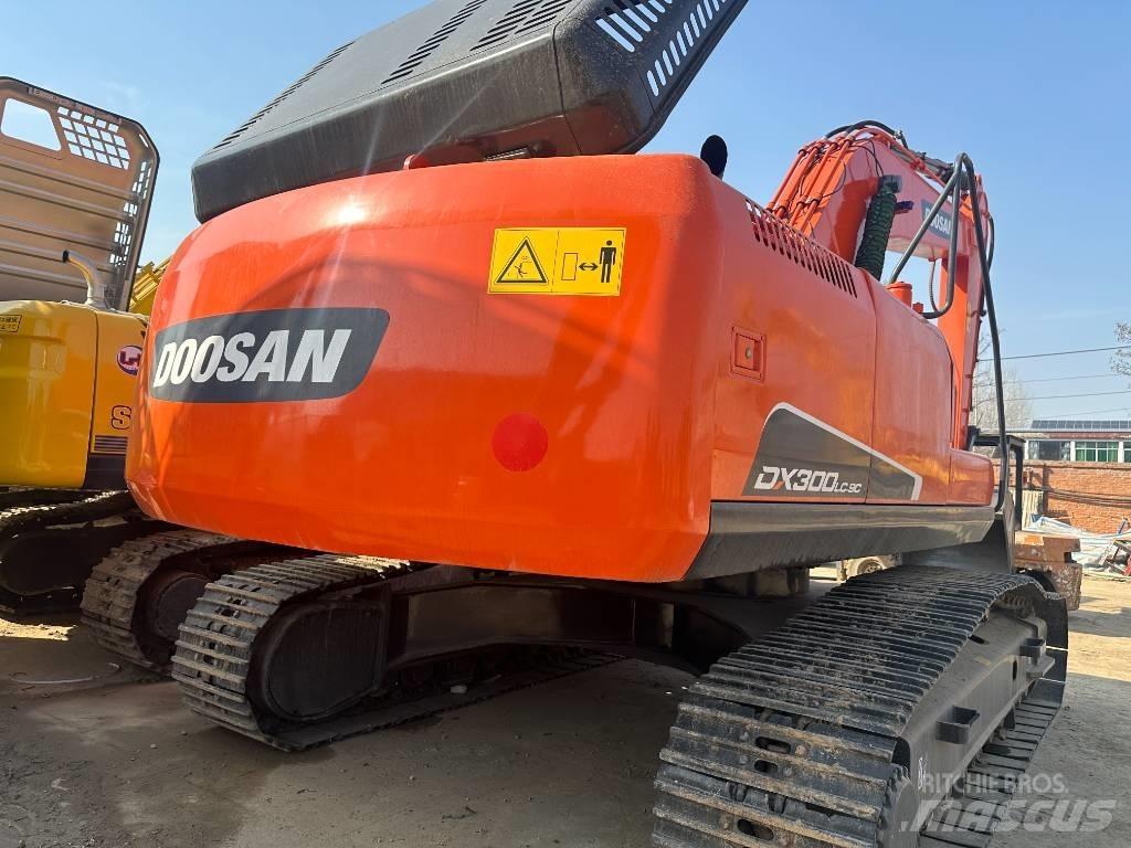 Doosan DX 300 Escavadoras de rastos