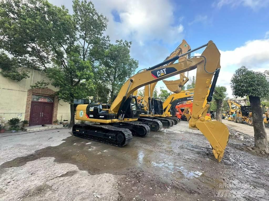CAT 323 D Escavadoras de rastos