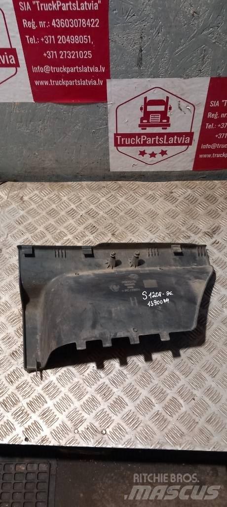 Scania 94 D.   1390074 Cabines e interior