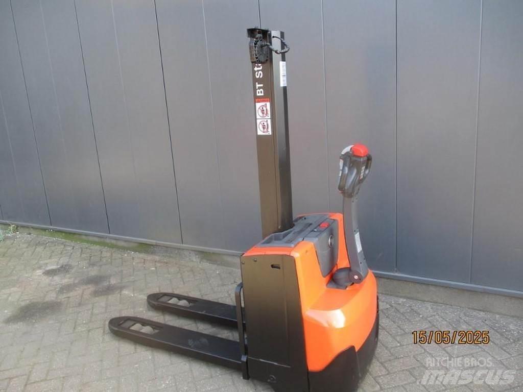 BT SWE 080L Empilhador para operador externo