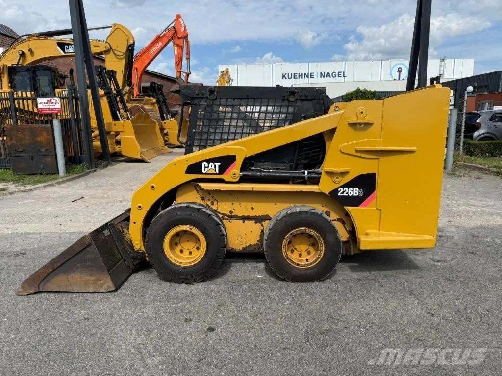 CAT 226B3 Carregadoras de direcção deslizante