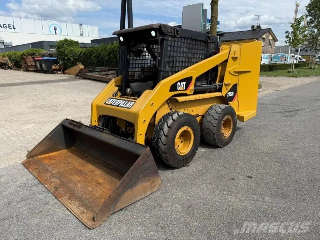 CAT 226B3 Carregadoras de direcção deslizante