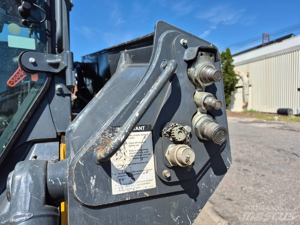 John Deere 331G Carregadoras de direcção deslizante