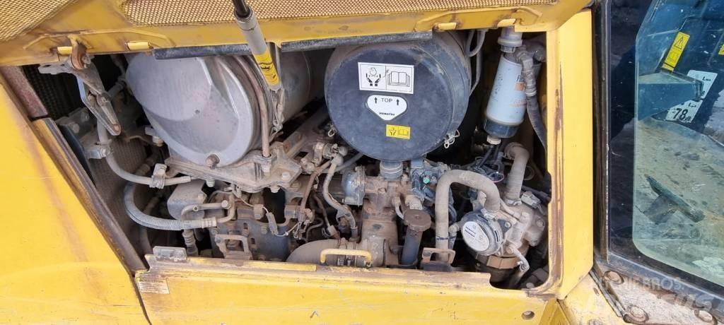 Komatsu D 65 PX-17 Dozers - Tratores rastos