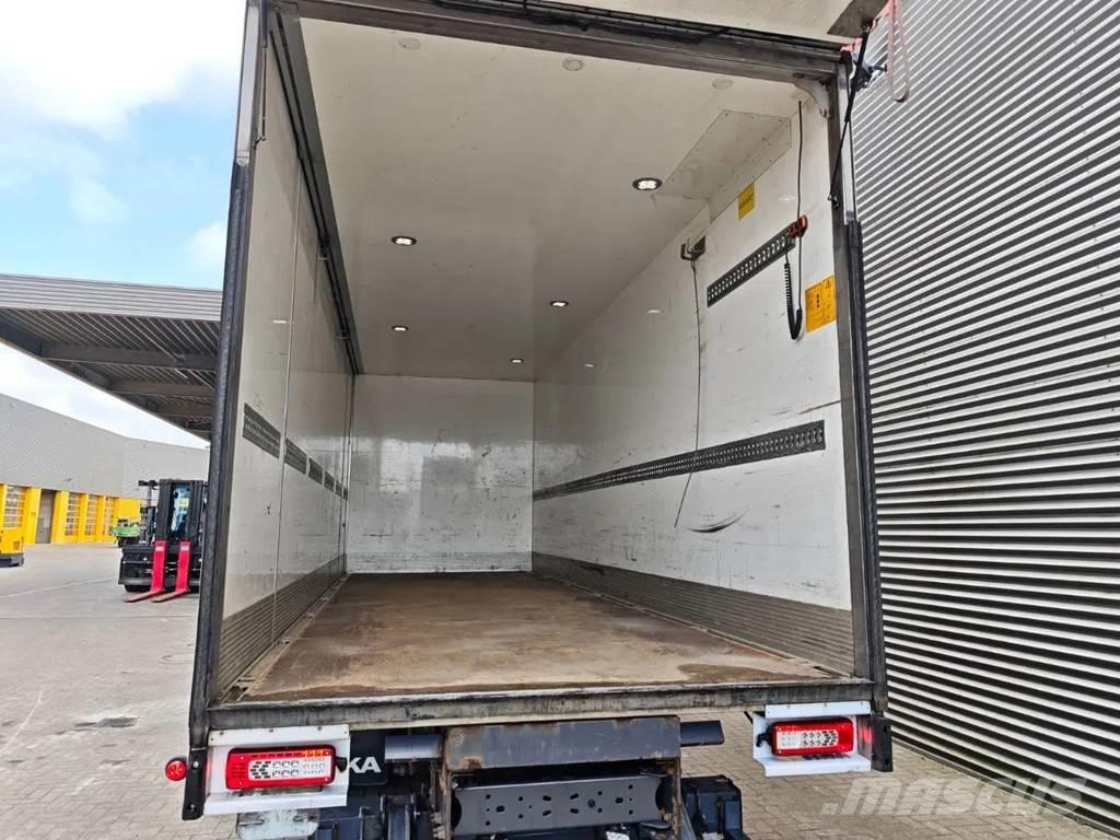 Volvo FM 340 4x2 Camiões de caixa fechada