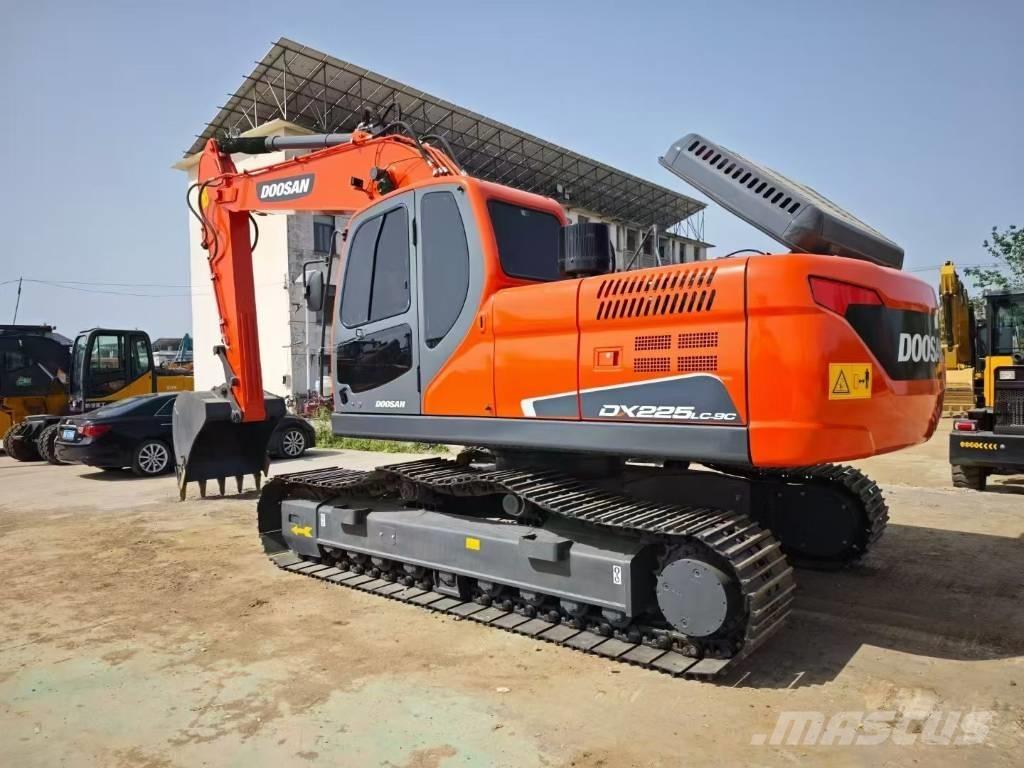 Doosan DX 225 LC Escavadoras de rastos