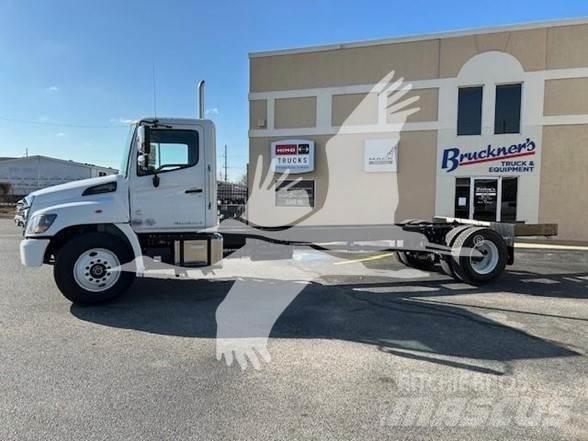 Hino L7 Camiões de chassis e cabine