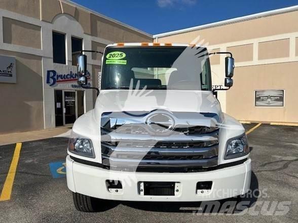 Hino L7 Camiões de chassis e cabine