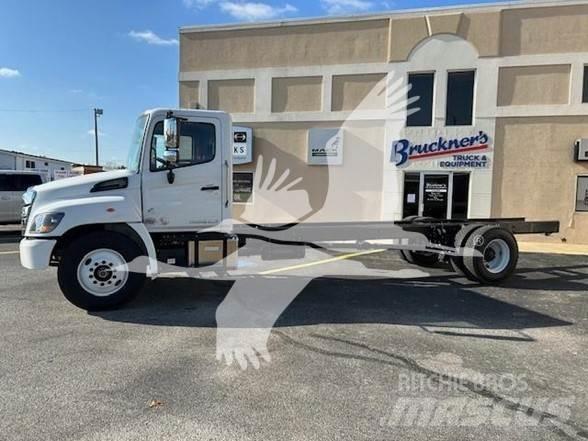 Hino L7 Camiões de chassis e cabine