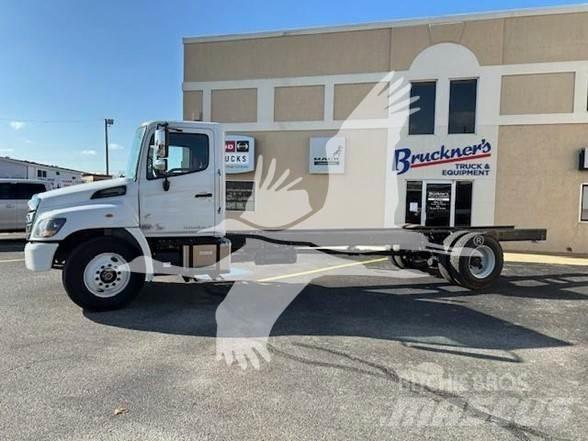 Hino L7 Camiões de chassis e cabine
