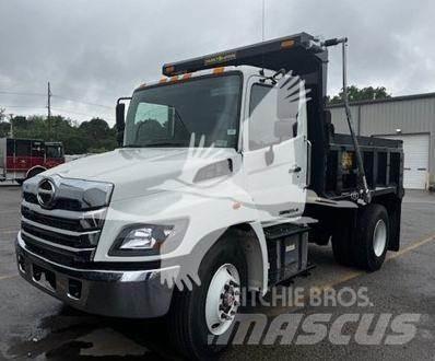 Hino L7 Camiões basculantes