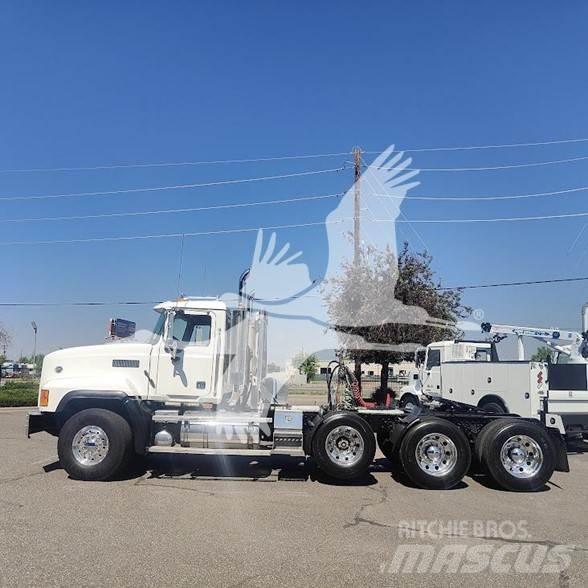 Mack CL733 Tractores (camiões)