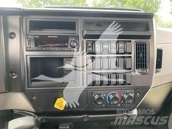 Mack MD6 Camiões estrado/caixa aberta