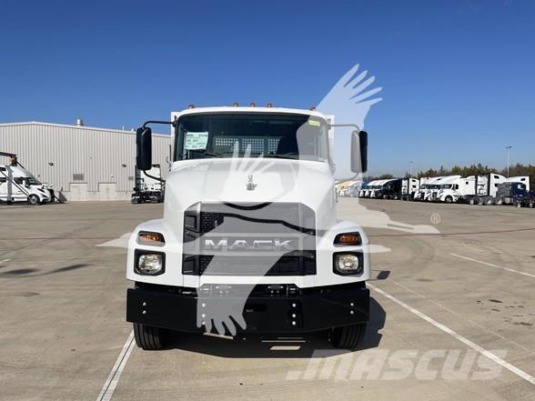 Mack MD6 Camiões estrado/caixa aberta