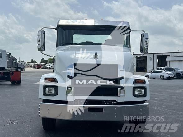 Mack MD6 Camiões de chassis e cabine