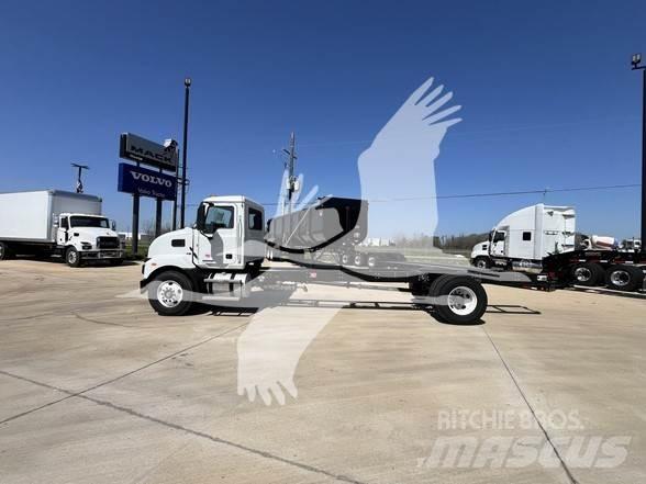 Mack MD6 Camiões de chassis e cabine