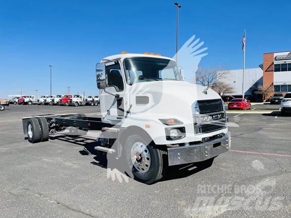 Mack MD6 Camiões de chassis e cabine