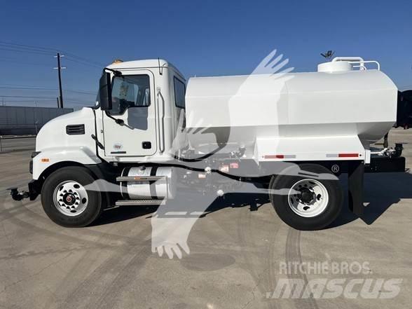 Mack MD6 Camiões-cisterna