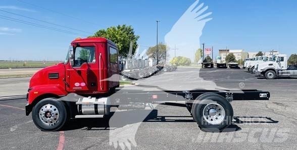 Mack MD6 Camiões de chassis e cabine