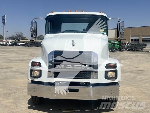 Mack MD6 Camiões de chassis e cabine