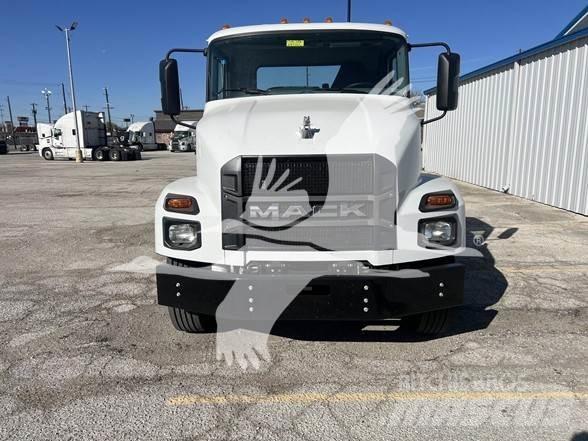 Mack MD6 Camiões de chassis e cabine