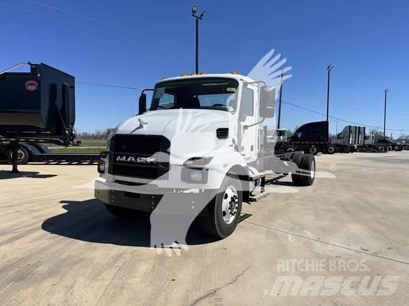 Mack MD6 Camiões de chassis e cabine