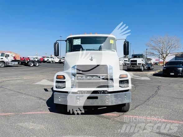 Mack MD6 Camiões de chassis e cabine