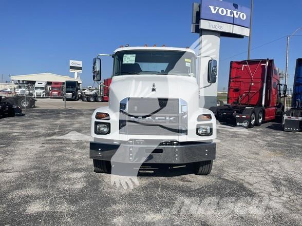 Mack MD6 Camiões de chassis e cabine