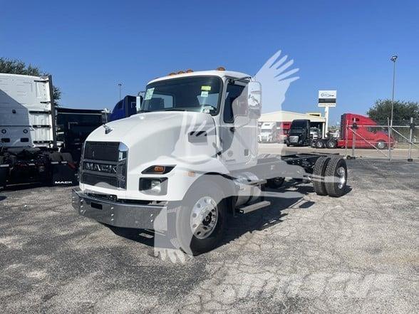 Mack MD6 Camiões de chassis e cabine