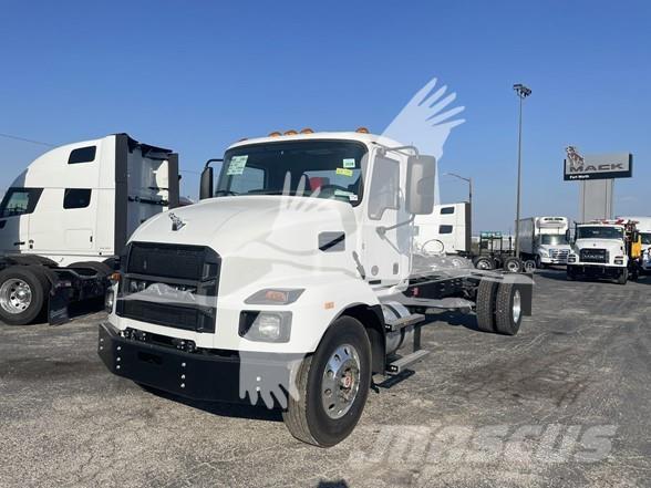 Mack MD6 Camiões de chassis e cabine