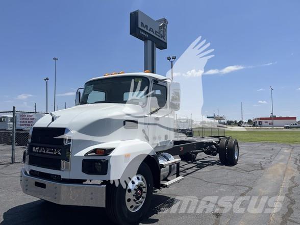 Mack MD6 Camiões de chassis e cabine