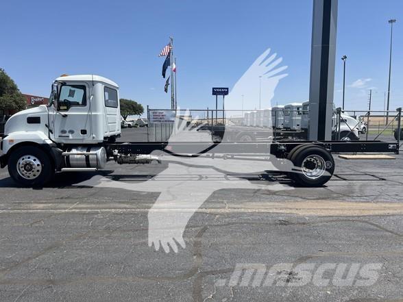 Mack MD6 Camiões de chassis e cabine