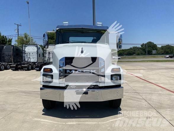 Mack MD7 Camiões de chassis e cabine