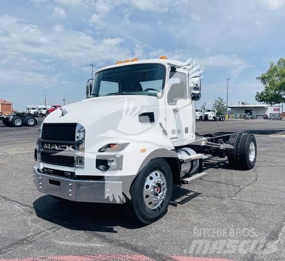 Mack MD7 Camiões de chassis e cabine