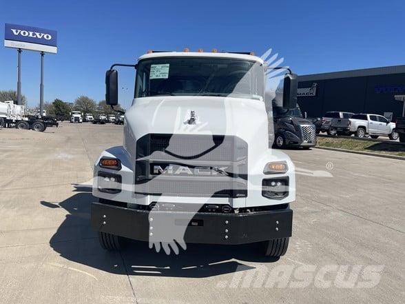 Mack MD7 Camiões basculantes